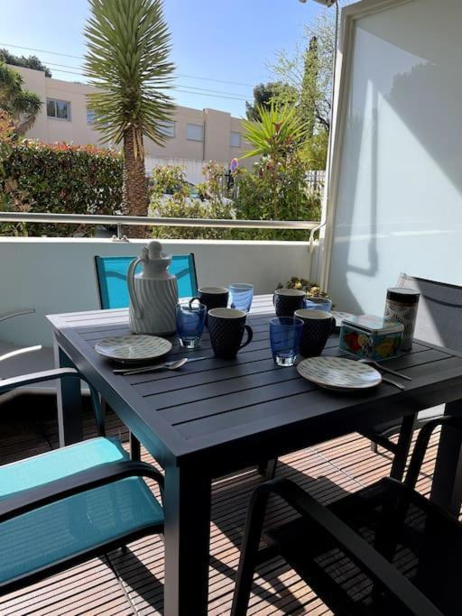 21 - Tres Agreable Rdc Avec Terrasse Et Parking Lejlighed Bandol Eksteriør billede